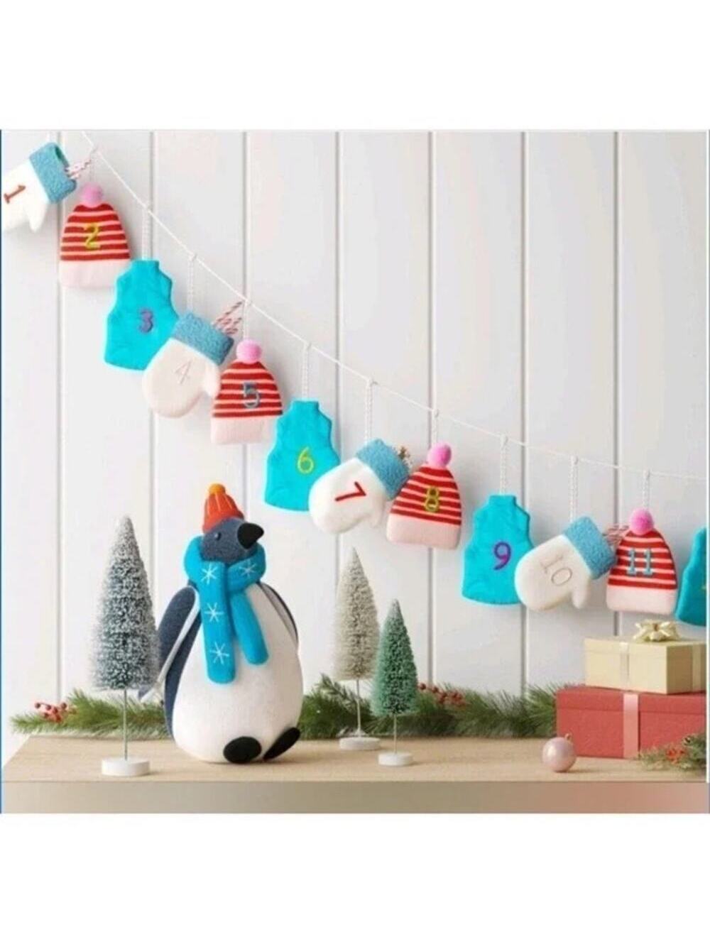Wondershop Open Box Christmas Countdown Calendar Hats Mittens Vest Garland